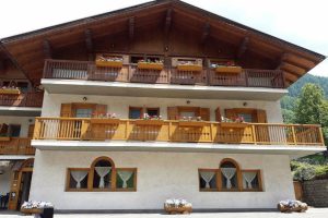 alpen-hotel-rabbi-esterno